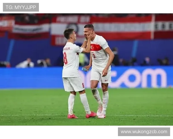 亚马尔与居莱尔：技术特点与战术角色对比分析