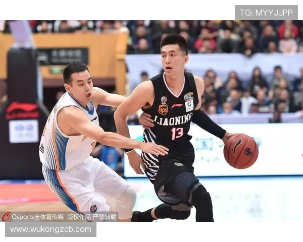 库杜斯面对顶级后卫的突破方式解析